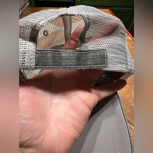 LeeLee Rox Swarovski Crystal Skull Cap - Picture 6 of 11